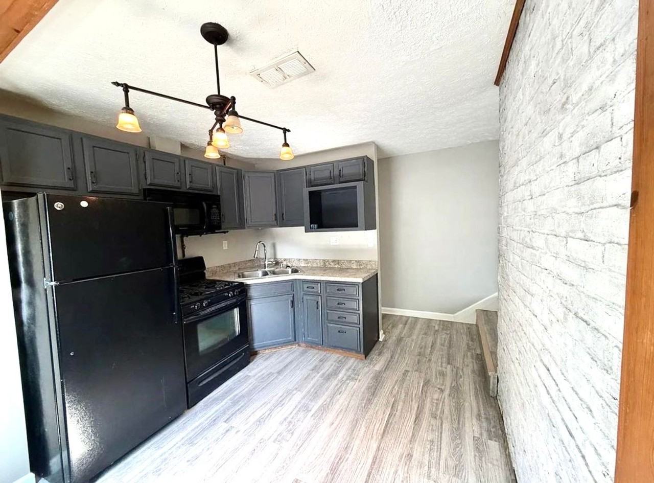 531 E Chestnut St - Photo 7 of 17