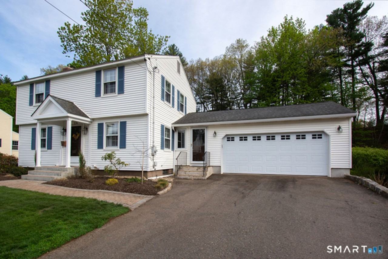 174 Henry St - Photo 2 of 23
