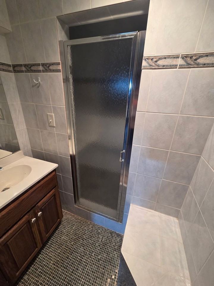 150 4th St - Photo 2 of 8