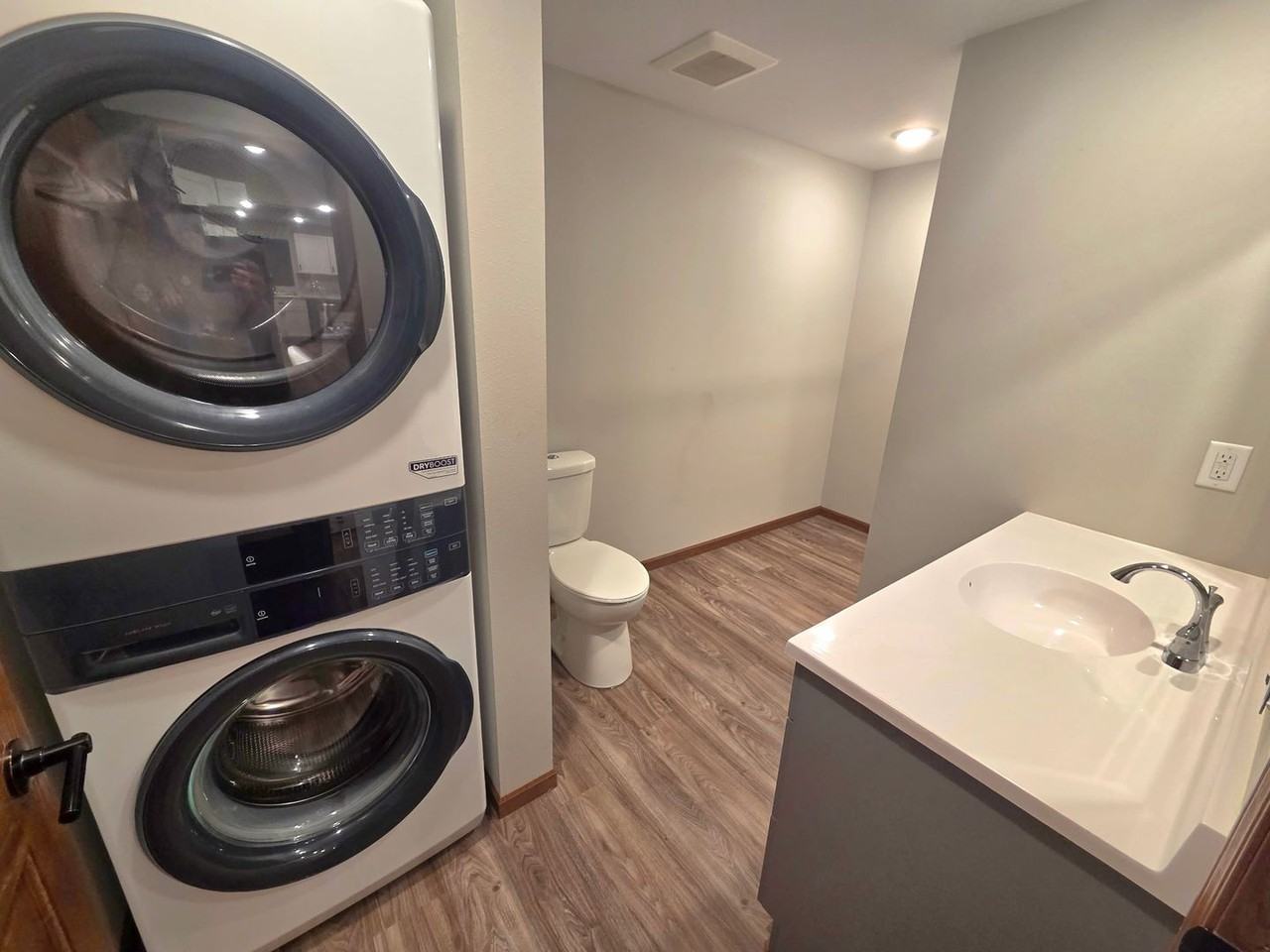 150 4th St - Photo 4 of 8