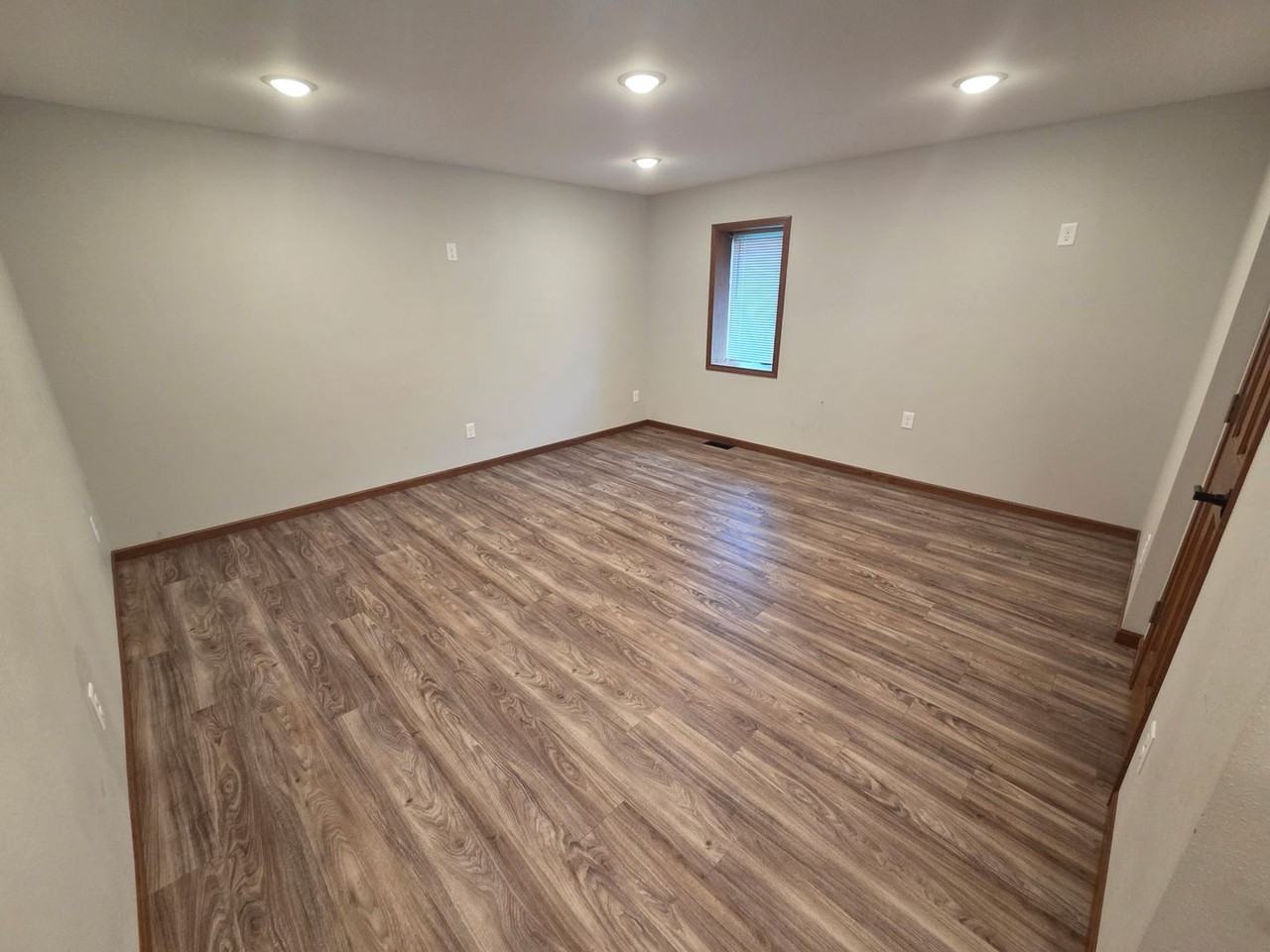 150 4th St - Photo 7 of 8