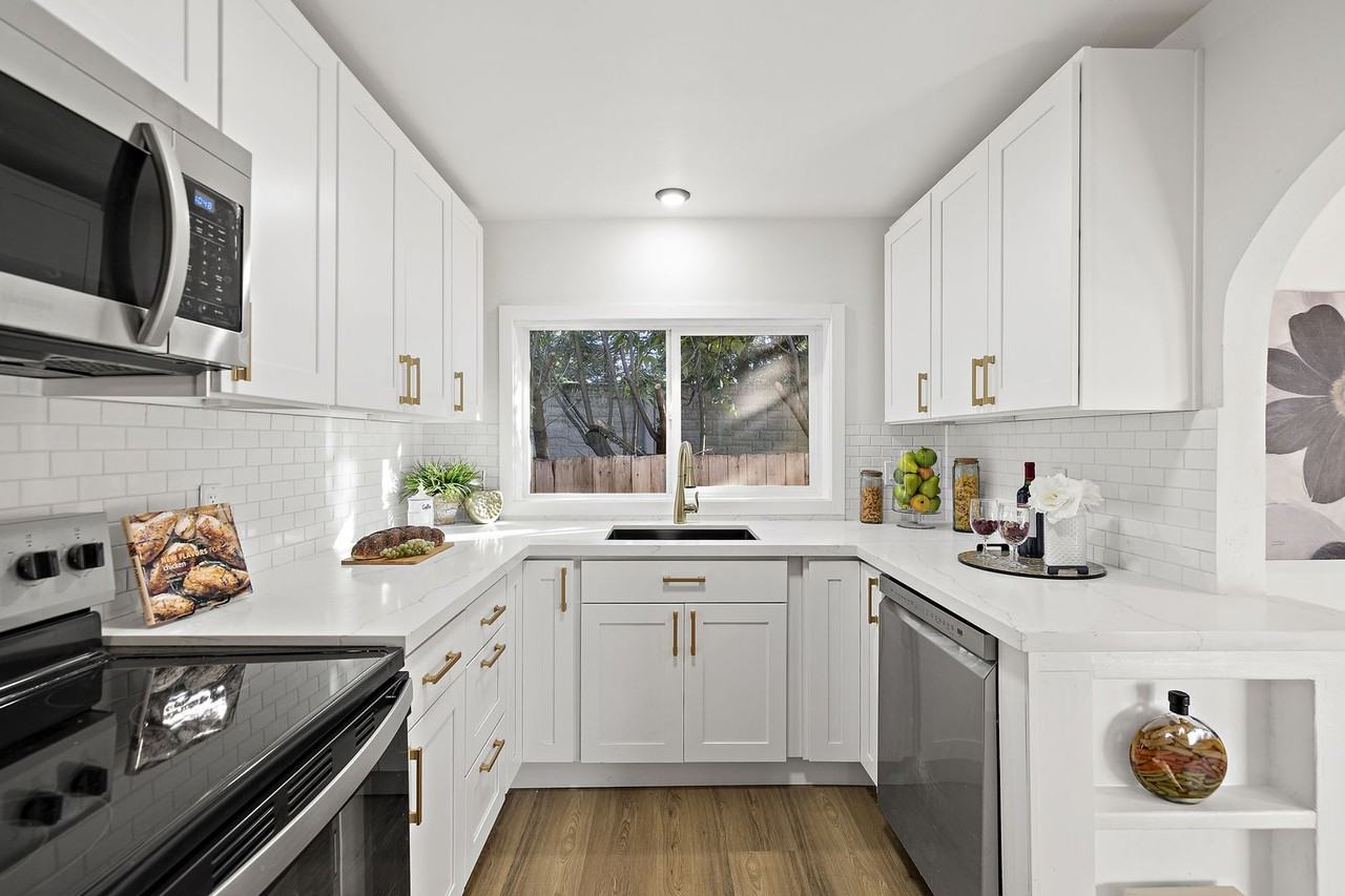 2311 N 88th St - Photo 4 of 12