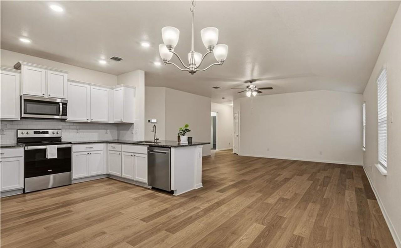 2405 Elba Dr - Photo 2 of 25