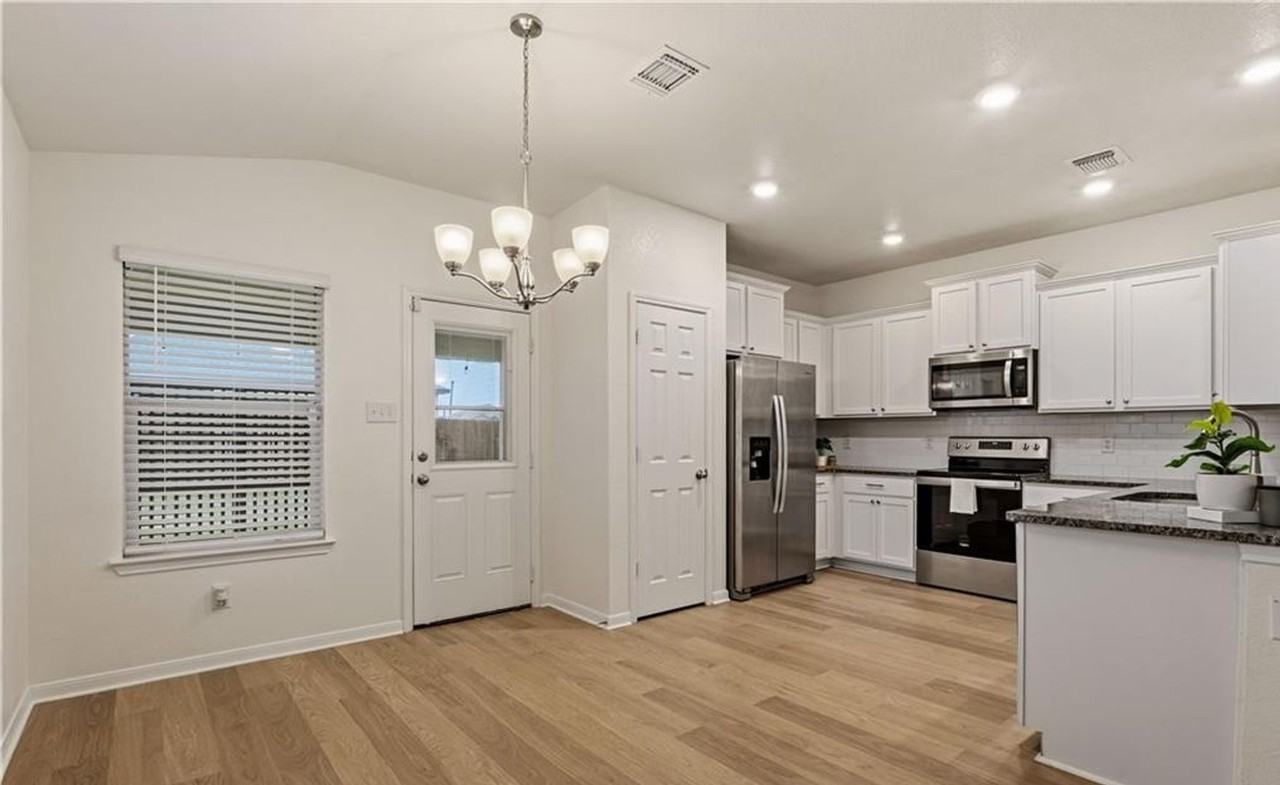 2405 Elba Dr - Photo 5 of 25