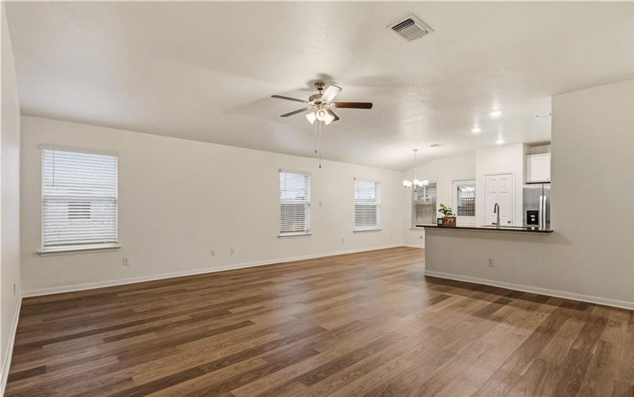 2405 Elba Dr - Photo 6 of 25