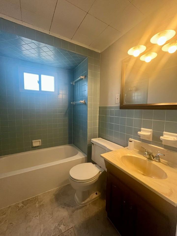 724 S Reading Ave - Photo 5 of 12