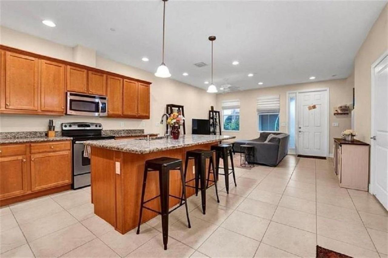 2930 Cascada Isles Way - Photo 5 of 17