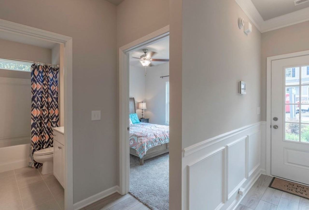 825 Lottie St - Photo 3 of 18