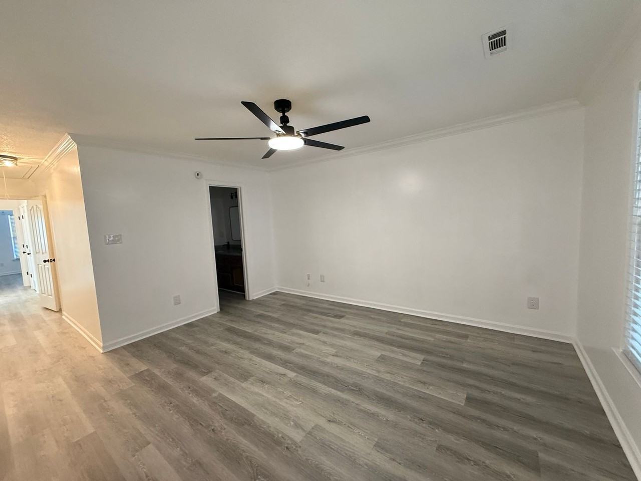 425 Autumnwood Dr Sw - Photo 3 of 17