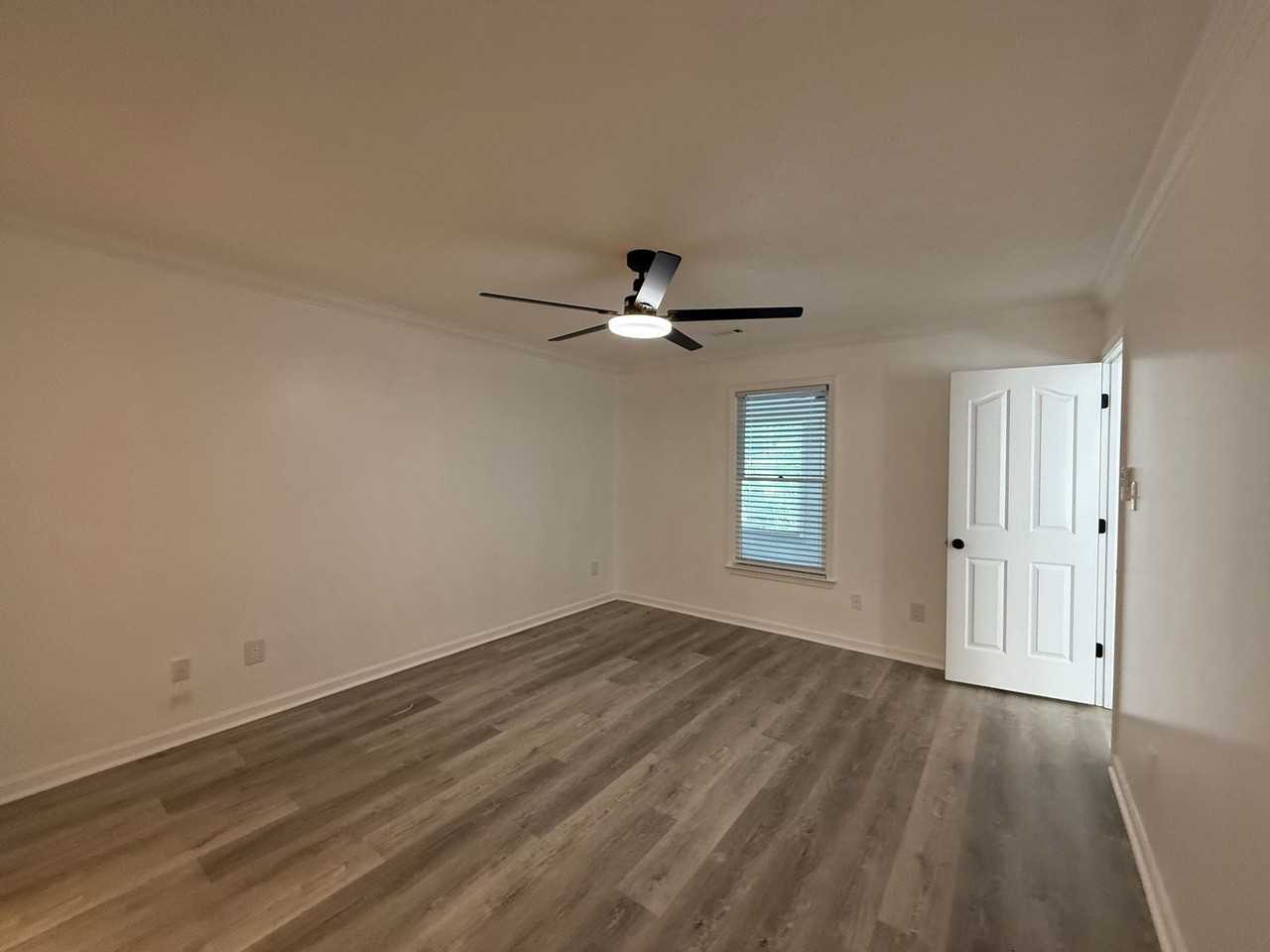 425 Autumnwood Dr Sw - Photo 4 of 17