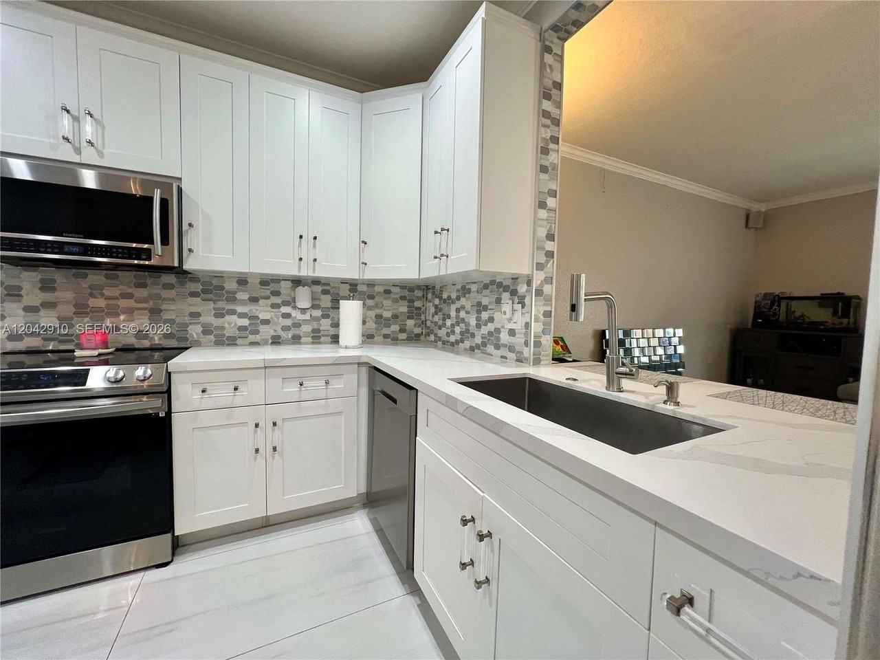 8917 Nw 54th St - Photo 3 of 16
