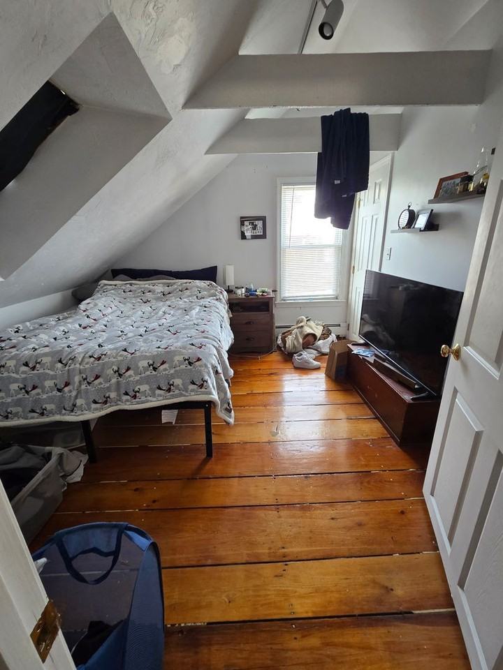 62 Summer St - Photo 6 of 7