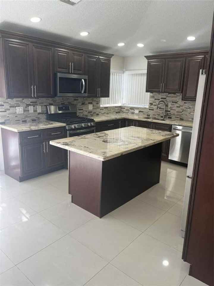 13412 Nw 5th Pl