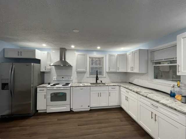 8 Proctor St #2 - Photo 2 of 16