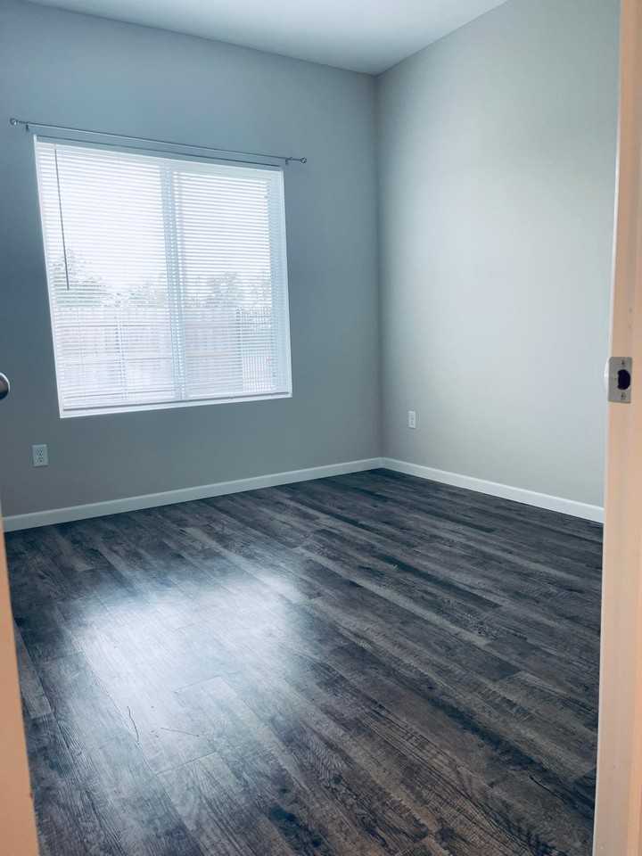 1624 E Horstmann Ct #1624 - Photo 3 of 9