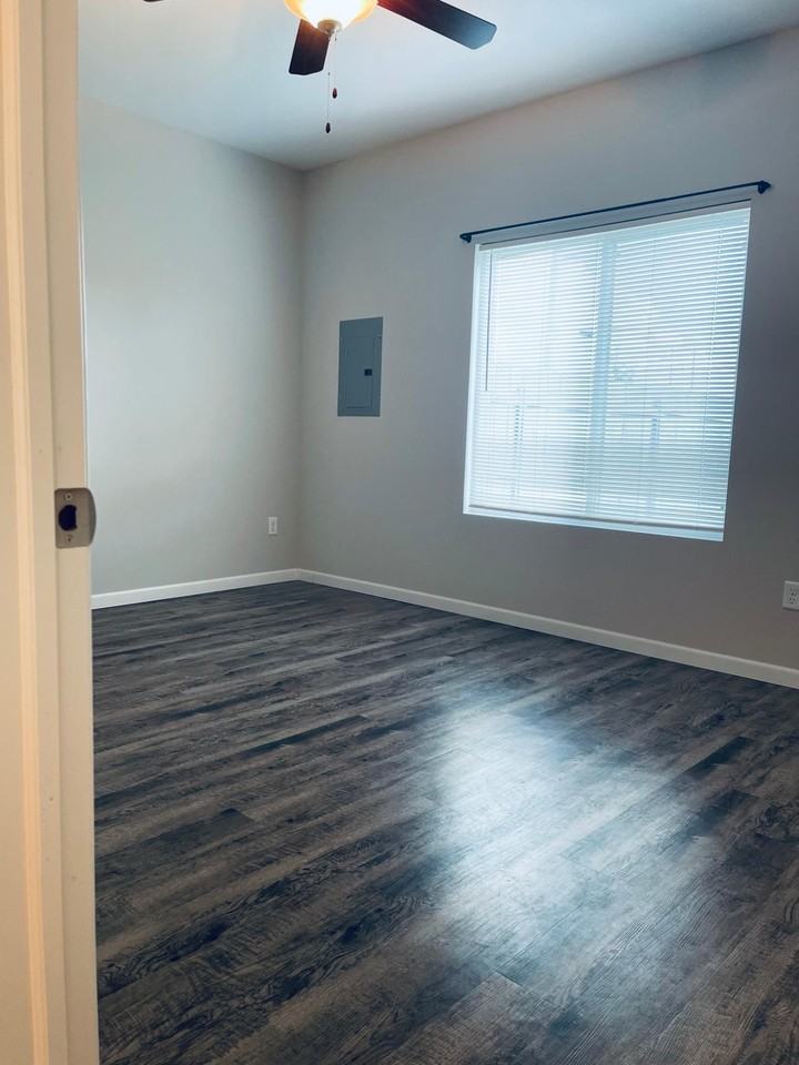1624 E Horstmann Ct #1624 - Photo 5 of 9