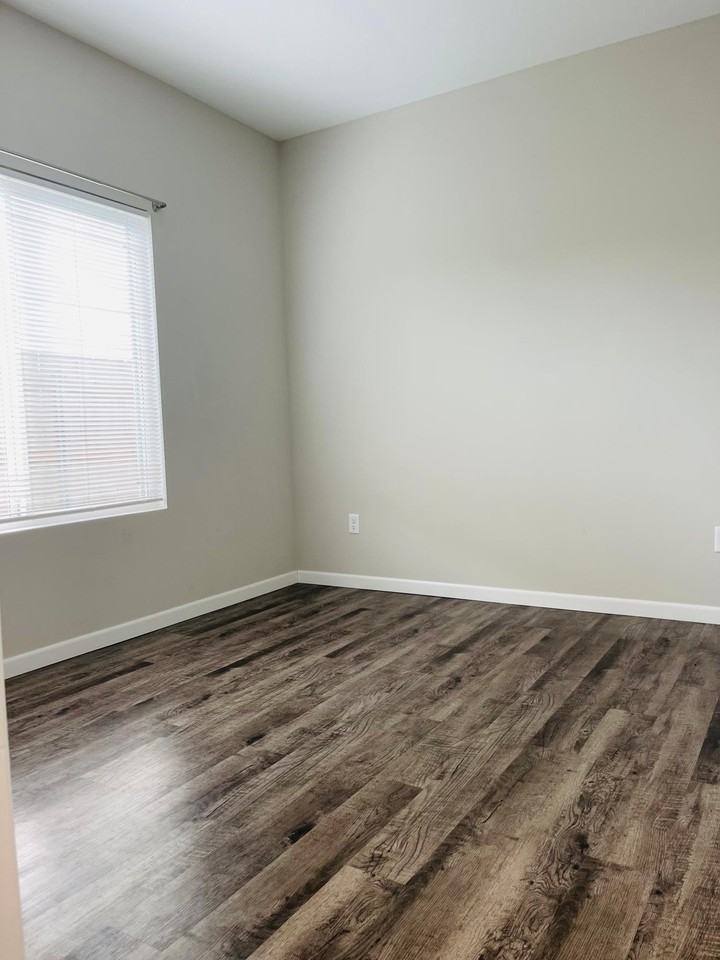 1624 E Horstmann Ct #1624 - Photo 6 of 9