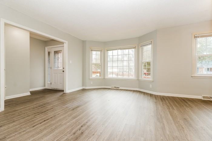 212 Woodward Blvd - Photo 2 of 10