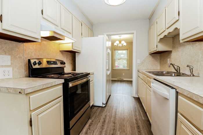 212 Woodward Blvd - Photo 6 of 10