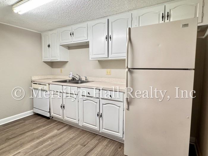 122 Jefferson Pl - Photo 4 of 14