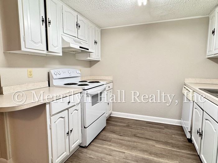 122 Jefferson Pl - Photo 5 of 14