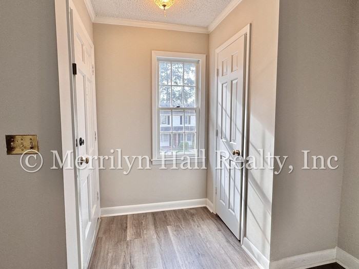 122 Jefferson Pl - Photo 7 of 14