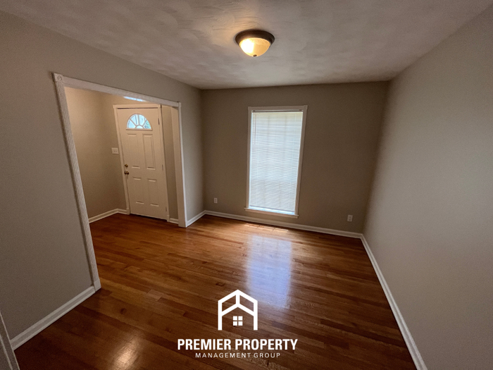 5392 Lastrada St - Photo 2 of 22