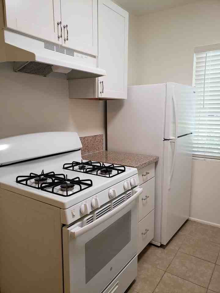 1047 N Ogden Dr #2 - Photo 5 of 18
