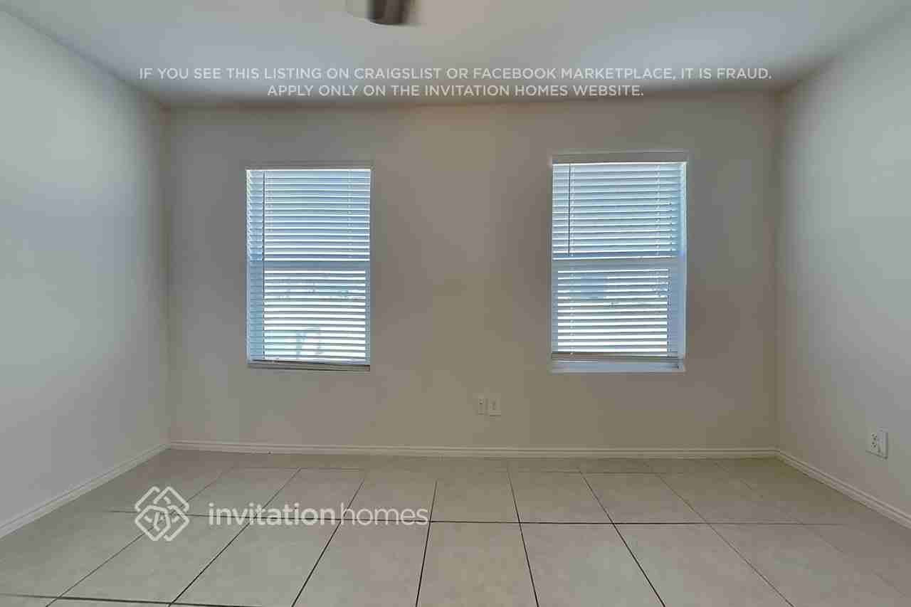 3018 Wallace Wells Ct - Photo 3 of 20