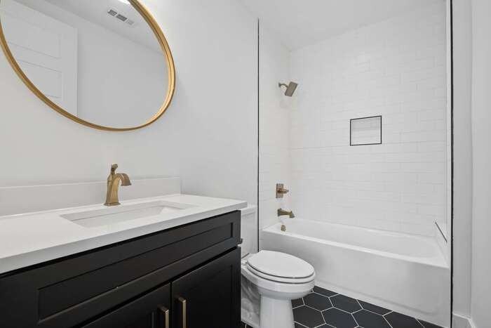 2225 Herman St - Photo 6 of 40