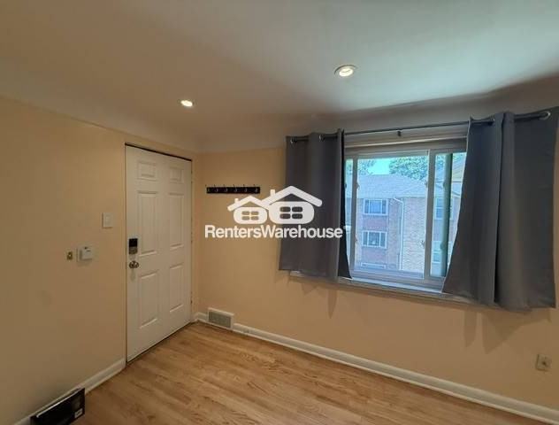 1535 Hudson St #3 - Photo 3 of 19