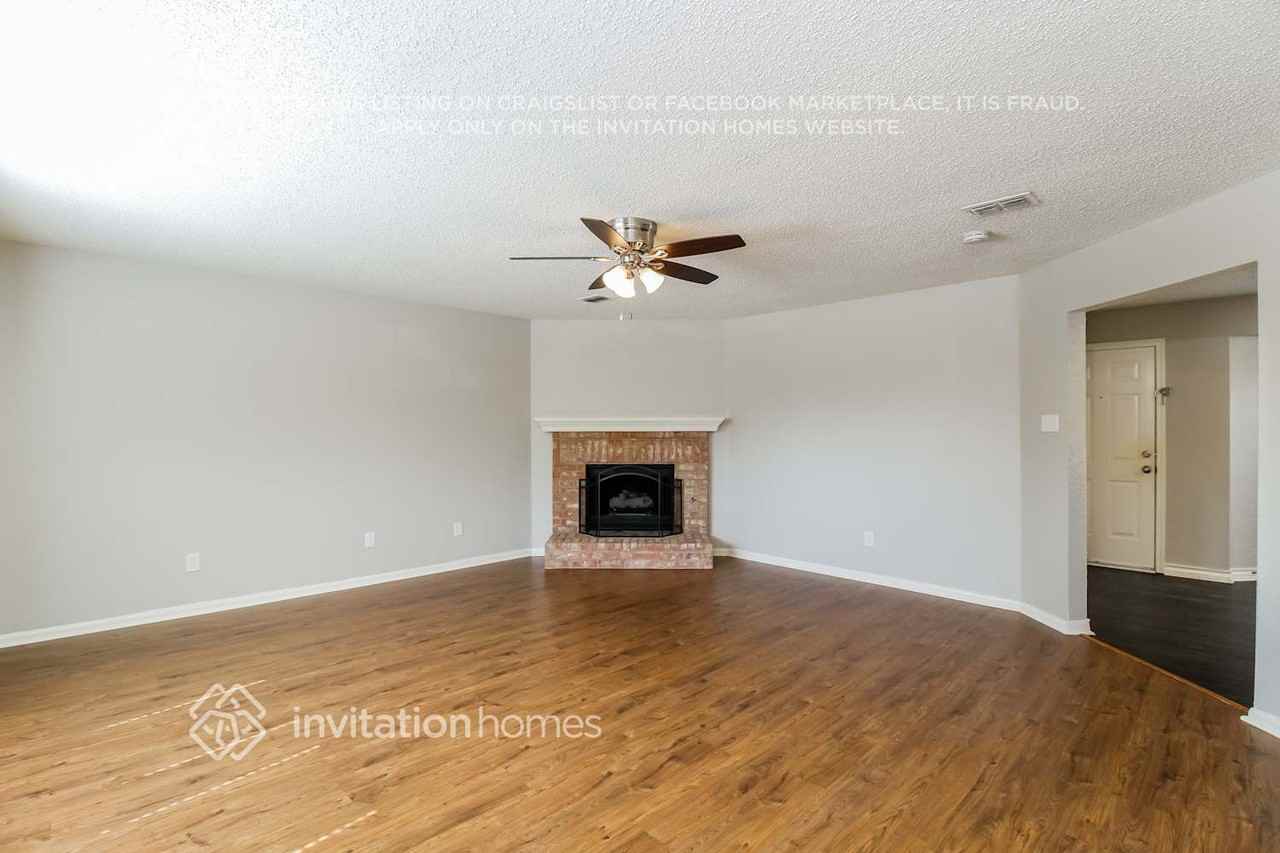 2051 Vista Dr - Photo 4 of 18