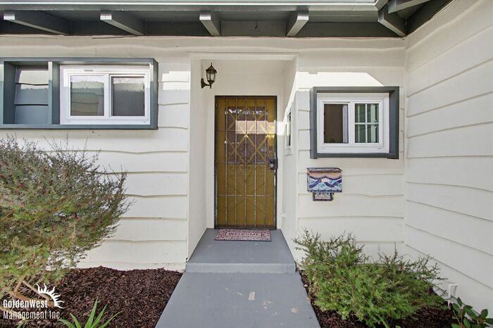4959 Mount Ashmun Dr - Photo 4 of 27