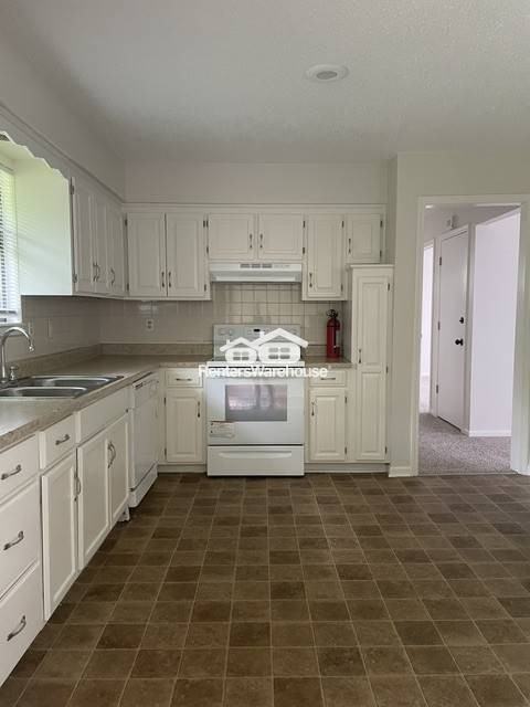 5015 Belmeade Rd - Photo 4 of 11
