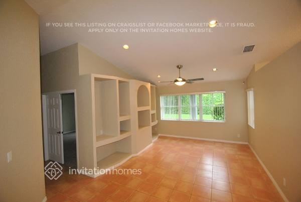10891 Ravel Ct - Photo 4 of 11