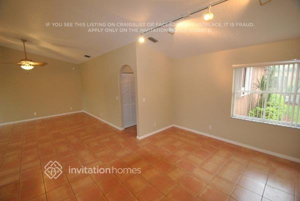 10891 Ravel Ct - Photo 5 of 11