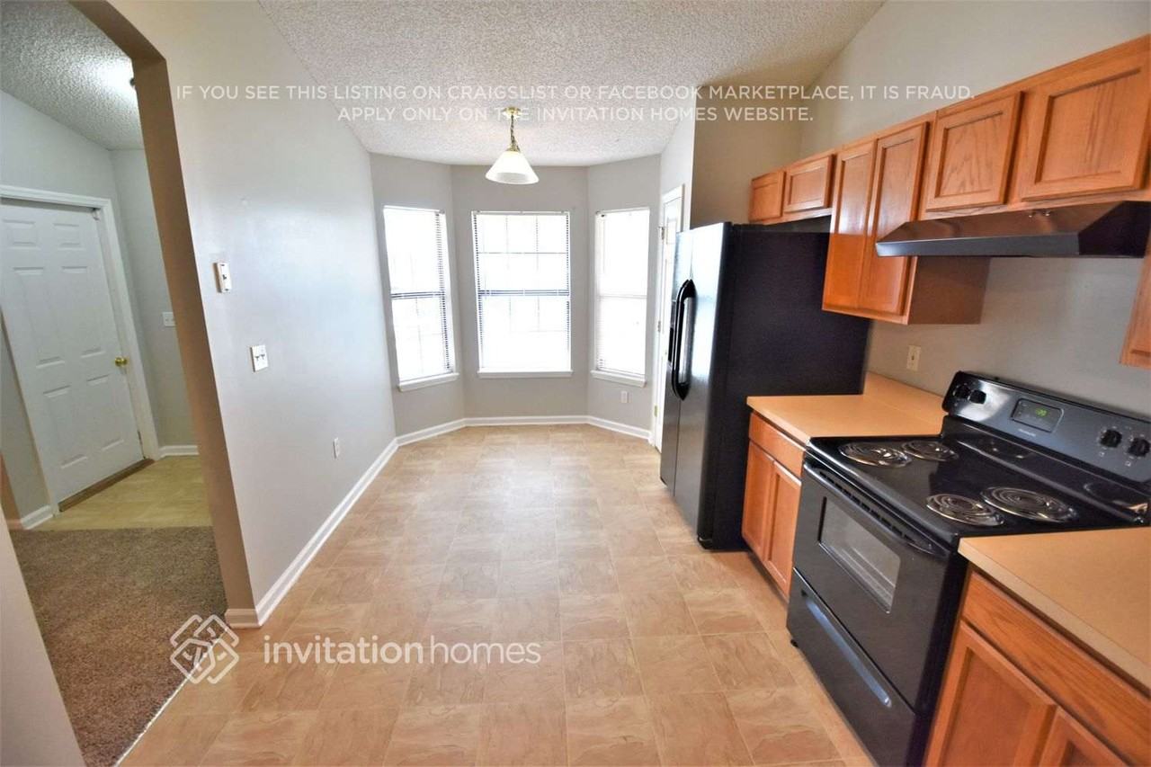 9785 Oxford Station Dr - Photo 3 of 9