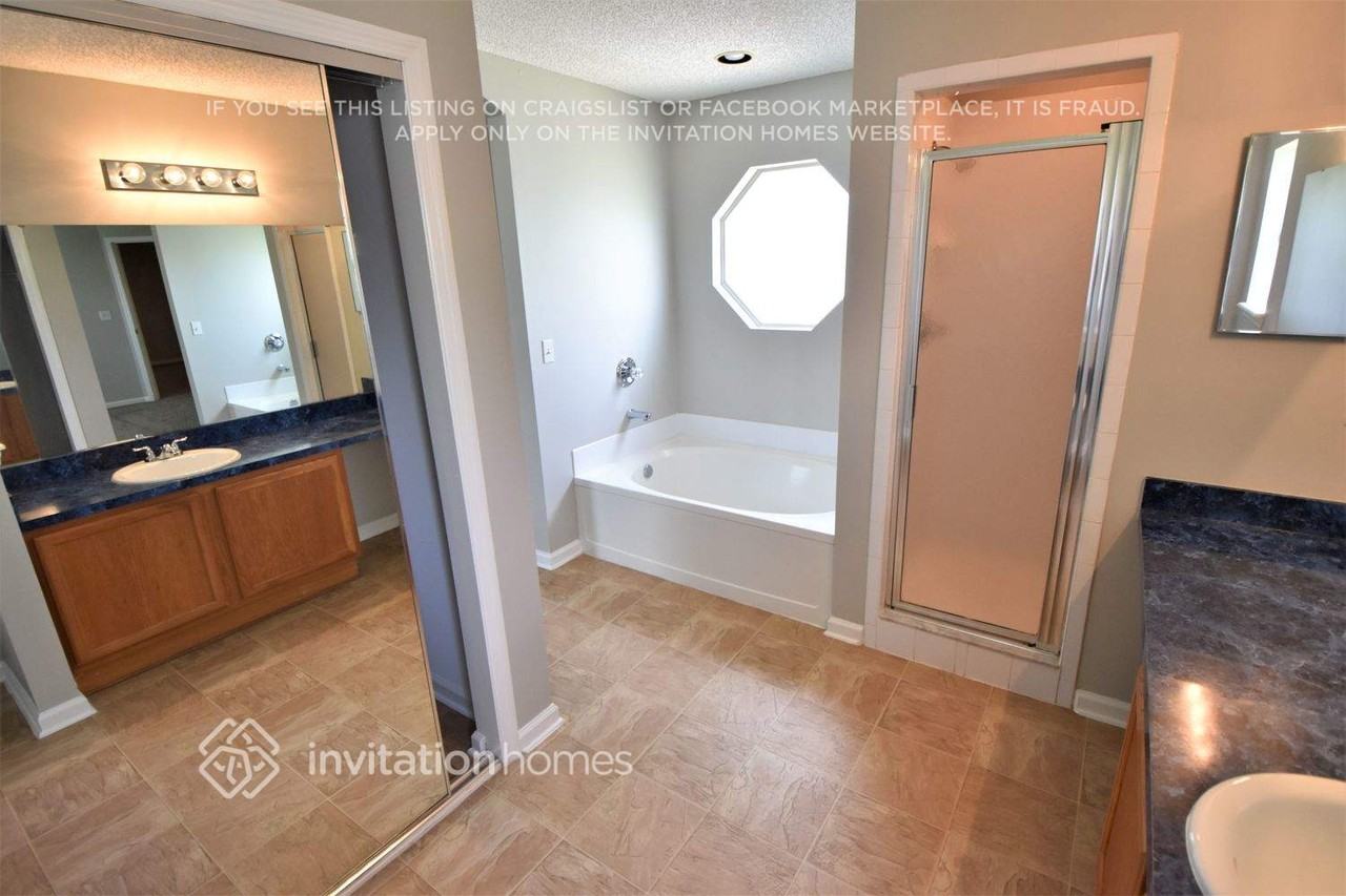 9785 Oxford Station Dr - Photo 6 of 9
