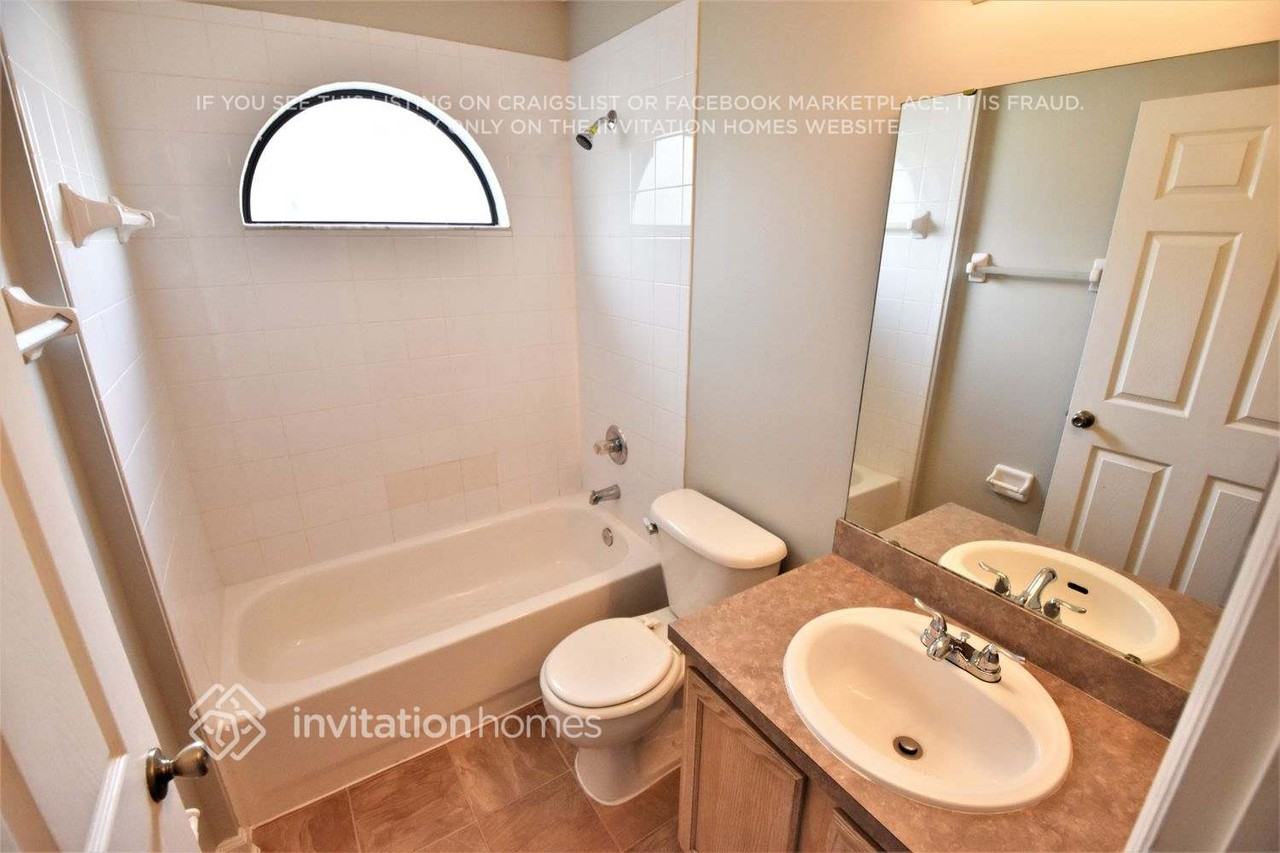 9785 Oxford Station Dr - Photo 7 of 9