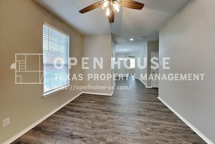 1317 Eagle Wing Ln - Photo 4 of 23