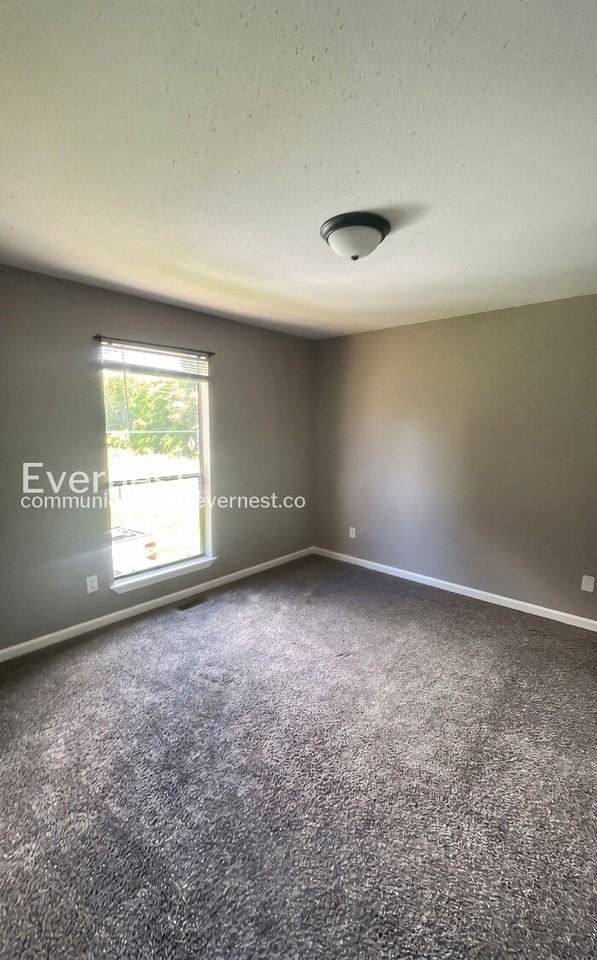 8025 Marsh Mountain Rd - Photo 4 of 18
