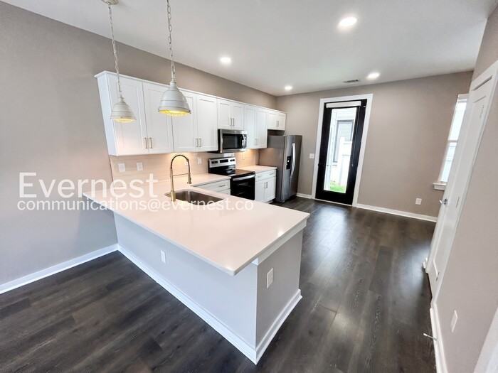 303 Jeffries Way - Photo 5 of 24