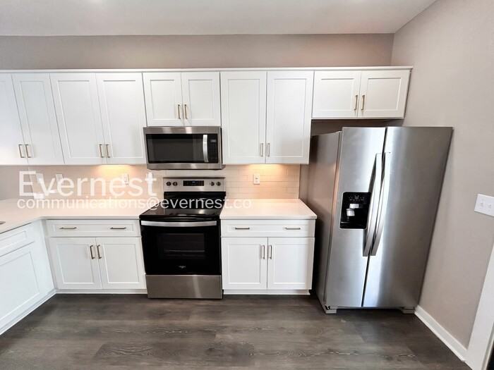 303 Jeffries Way - Photo 6 of 24