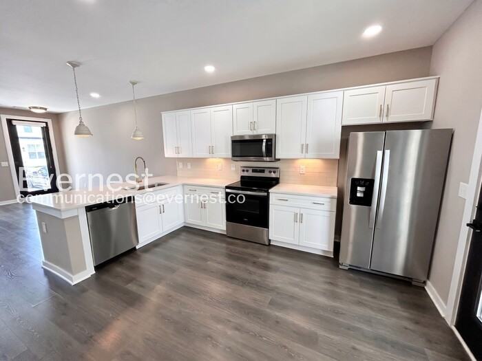 303 Jeffries Way - Photo 7 of 24