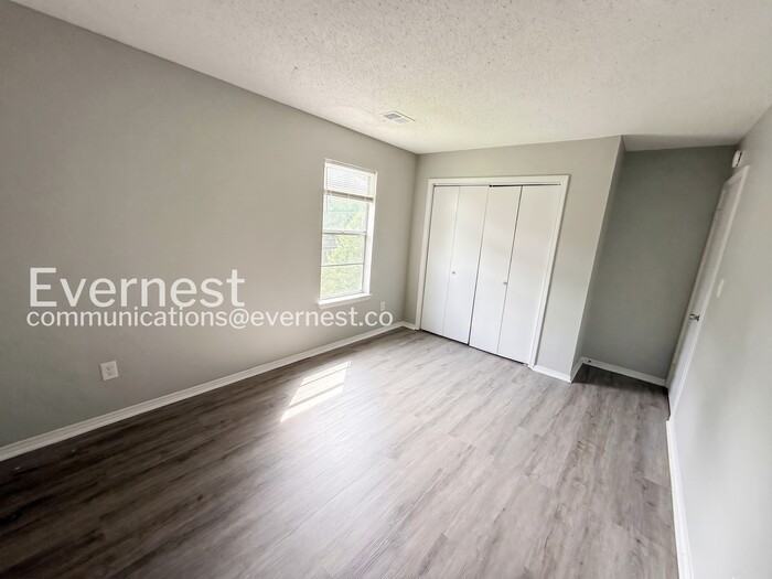 2201 Pentland Dr - Photo 3 of 18