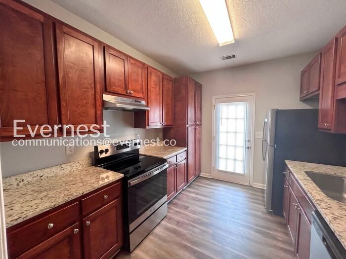 8648 Thomas Ln - Photo 4 of 23