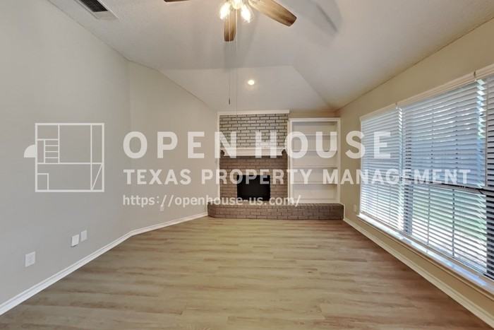 1228 Windy Meadows Dr - Photo 5 of 20