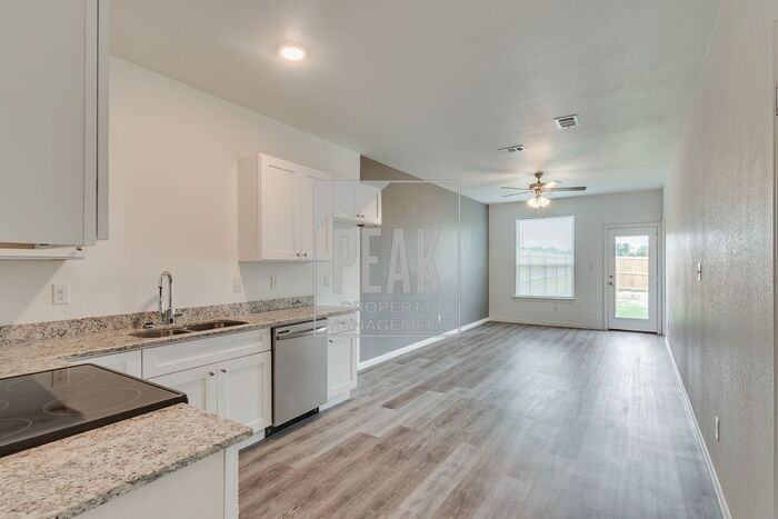 3220 Cherry Ln - Photo 4 of 25