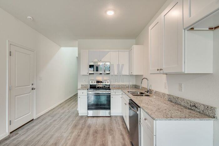 3220 Cherry Ln - Photo 6 of 25