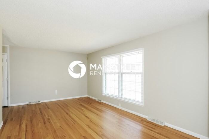 13107 Sycamore Ave - Photo 3 of 17